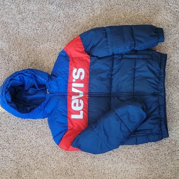 Levi's Other - Levis puffer jacket